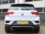 Volkswagen T-Roc 1.5 TSI 150PK Style Business Automaat /NAVI/ACC/Camera/PDC/LED/17'LM/DAB+/Apple carplay/Lane assist/NAP! 1e eig!