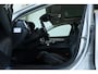 Volvo V90 B4 Inscription | Panoramadak | Harman Kardon Premium Audio | Stoelverwarming | Electrische Semi-Wegklapbare Trekhaak | Head-Up Display | Dealeronderhouden | 360° Parkeercamera | Parkeersensoren voor + achter |