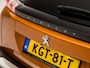 Peugeot 2008 1.2 PureTech Allure Pack 131Pk Automaat (APPLE CARPLAY, GROOT NAVI, LEDER, STOELVERWARMING, SPORTSTOELEN, KEYLESS, GETINT GLAS, NIEUWE APK, NIEUWSTAAT)