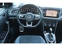 Volkswagen T-Roc 2.0 TSI 4Motion Sport - NL- Auto!! Stoelverw I Adap Cruise I Pano