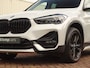 BMW X1 sDrive18i | Handbak | Uniek | PearlWeiss | Leer | Nav | All-black! | Privacy glass