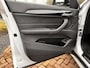 BMW X1 sDrive18i | Handbak | Uniek | PearlWeiss | Leer | Nav | All-black! | Privacy glass