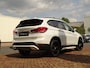 BMW X1 sDrive18i | Handbak | Uniek | PearlWeiss | Leer | Nav | All-black! | Privacy glass