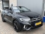 Volkswagen T-Roc Cabrio 1.5 TSI 2x R-Line / AUTOMAAT/ ACC/ PARK.SENSOR.V+A/ CAMERA/ STUUR+STOELVERWARM./ DODEHOEK/ APP-CONNECT/ KEYLESS/ RIJ-MODI/ DIGITAL DASH/ NAVI/ DAB/ CLIMA/ IQ.LIGHT/ 19'' LMV