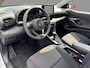 Mazda 2 Hybrid 1.5 Prime-line , Demovoordeel € 2.500,- , Apple Carplay, Adap. Cruise, Climate Control, Camera, DAB+, Lichtsensor, Stuurwielbediening, LKA