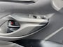 Mazda 2 Hybrid 1.5 Prime-line , Demovoordeel € 2.500,- , Apple Carplay, Adap. Cruise, Climate Control, Camera, DAB+, Lichtsensor, Stuurwielbediening, LKA