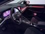 Volkswagen Golf 1.0 eTSI Life Automaat - LED- Camera - Navigatie - ACC - Stoelverwarming - PDC