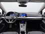Volkswagen Golf 1.0 eTSI Life Automaat - LED- Camera - Navigatie - ACC - Stoelverwarming - PDC