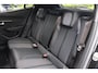 Peugeot e-2008 EV GT 50 kWh | Pano-dak | Trekhaak | Stoelverwarming | Adaptive-cruise | Carplay | SOH 88.4% | All-Season | BLIS |
