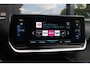 Peugeot e-2008 EV GT 50 kWh | Pano-dak | Trekhaak | Stoelverwarming | Adaptive-cruise | Carplay | SOH 88.4% | All-Season | BLIS |