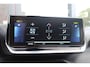 Peugeot e-2008 EV GT 50 kWh | Pano-dak | Trekhaak | Stoelverwarming | Adaptive-cruise | Carplay | SOH 88.4% | All-Season | BLIS |