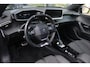 Peugeot e-2008 EV GT 50 kWh | Pano-dak | Trekhaak | Stoelverwarming | Adaptive-cruise | Carplay | SOH 88.4% | All-Season | BLIS |
