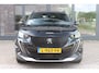 Peugeot e-2008 EV GT 50 kWh | Pano-dak | Trekhaak | Stoelverwarming | Adaptive-cruise | Carplay | SOH 88.4% | All-Season | BLIS |