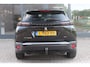 Peugeot e-2008 EV GT 50 kWh | Pano-dak | Trekhaak | Stoelverwarming | Adaptive-cruise | Carplay | SOH 88.4% | All-Season | BLIS |