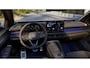 Volkswagen T-Roc 1.5 eTsi 150PK DSG R-Line First Edition / Resterende Fabrieksgarantie t/m 21-01 2030 / Black Style / Panoramadak / 19'' LMV / VW