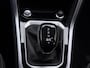 Volkswagen T-Roc 1.5 TSI Life Automaat - LED - Camera - Park Assist - Navigatie - Climatronic - ACC