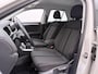 Volkswagen T-Roc 1.5 TSI Life Automaat - LED - Camera - Park Assist - Navigatie - Climatronic - ACC