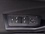 Volkswagen T-Roc 1.5 TSI Life Automaat - LED - Camera - Park Assist - Navigatie - Climatronic - ACC