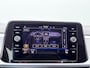 Volkswagen T-Roc 1.5 TSI Life Automaat - LED - Camera - Park Assist - Navigatie - Climatronic - ACC