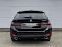 BMW 3-Serie Touring 330e xDrive Touring | Facelift LCI | SOH 99% | ACC | LED | Trekhaak | 360 Camera | HUD | Innovation |