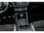 Volvo XC40 1.5 T3 R-Design | Panoramadak | Trekhaak | Harman Kardon Audio | Achteruitrijcamera | Lichtmetalen Velgen 20 inch | Navigatie | Apple Carplay | Android Auto | Stoelverwarming
