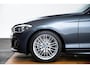 BMW 1-Serie 118i Edition M Sport Shadow High Executive Middenarmsteun - PDC Voor/achter - Cruise Control - Sportstoelen - Elektrisch verstelbare lendensteunen - Elektrisch verwarmde voorstoelen - Navigatiesysteem Business -