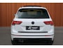 Volkswagen Tiguan 2.0 TSI 4MOTION R-LINE Panodak ACC Trekhaak Camera Suzuka Lane