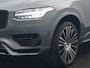 Volvo XC90 T8 Recharge AWD Ultimate Dark LONG RANGE 7 Persoons PHEV 455pk Dealer O.H. | Trekhaak Af Fabriek | Panodak | Head Up | Adaptive Cruise | Harman / Kardon | Lederen Sportstoelen Memory & Verwarmd | 360 Camera | Keyless | Blis | Stuur Verwarmd | 22"L.M | Plug In Hybrid |