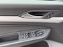 Volkswagen Golf 1.0 TSI LED | Navigatie | Stoel + Stuurverwarming | CarPlay | Sportvelgen | Parkeersensoren | BTW Auto !!