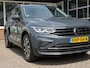 Volkswagen Tiguan 1.4 TSI 245pk eHybrid ACTIVE / Pano / Trekhaak wegklap. / IQ Light / Camera Etc / BOVAG garantie