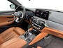 BMW 5-Serie Touring 530e Business Edition Plus | M Pakket | Panoramadak | Laser led | Elektr. voorstoelen | Afneembare Trekhaak | Lederen bekleding | 12 maanden garantie |