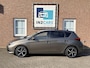 Toyota Auris 1.8 Hybrid Dynamic Ultimate *All-weather banden*