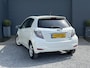 Toyota Yaris 1.5 Full Hybrid Dynamic Pano,Navi,Camera,Clima,Cruise,Halfleder,PDC V+A,5 Deurs,N.A.P,Lm velgen,Apk tot 04-2027