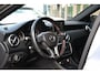 Mercedes-Benz A-klasse 180 Ambition AMG Automaat | Panoramadak | Parkeersensoren | Sportstoelen