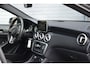 Mercedes-Benz A-klasse 180 Ambition AMG Automaat | Panoramadak | Parkeersensoren | Sportstoelen