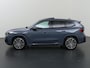 BMW iX1 eDrive20 67 kWh | M-Pakket | SOH 98% | Harman/Kardon | Ele. verstelbare stoelen + Geheugen | Panoramdak | Sportstoelen | Curved Display | 360 Camera | Trekhaak | HUD |