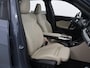 BMW iX1 eDrive20 67 kWh | M-Pakket | SOH 98% | Harman/Kardon | Ele. verstelbare stoelen + Geheugen | Panoramdak | Sportstoelen | Curved Display | 360 Camera | Trekhaak | HUD |