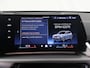 BMW iX1 eDrive20 67 kWh | M-Pakket | SOH 98% | Harman/Kardon | Ele. verstelbare stoelen + Geheugen | Panoramdak | Sportstoelen | Curved Display | 360 Camera | Trekhaak | HUD |