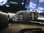 BMW iX1 eDrive20 67 kWh | M-Pakket | SOH 98% | Harman/Kardon | Ele. verstelbare stoelen + Geheugen | Panoramdak | Sportstoelen | Curved Display | 360 Camera | Trekhaak | HUD |