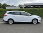 Ford Focus Wagon 1.0 Titanium * Navi * Nieuwe Distr. * Garantie