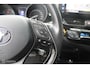 Toyota C-HR / C-HR+ 1.8 Hybrid Dynamic | NL Auto Boekjes | Trekhaak | Parkeersensoren | JBL Soundsysteem.