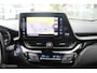 Toyota C-HR / C-HR+ 1.8 Hybrid Dynamic | NL Auto Boekjes | Trekhaak | Parkeersensoren | JBL Soundsysteem.