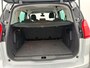 Peugeot 5008 1.6 VTi Acces 5p. Trekhaak, Buitenspiegels elektrisch verstel- en verwarmbaar, Cruise control, Hill hold functie, Elektronisch Stabiliteits Programma. Anti doorSlip Regeling. Ruime auto, heel veel kofferruimte, zuinig, Geschikt voor caravan/trekwerk, Hoge instap en veel rijcomfort.