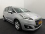 Peugeot 5008 1.6 VTi Acces 5p. Trekhaak, Buitenspiegels elektrisch verstel- en verwarmbaar, Cruise control, Hill hold functie, Elektronisch Stabiliteits Programma. Anti doorSlip Regeling. Ruime auto, heel veel kofferruimte, zuinig, Geschikt voor caravan/trekwerk, Hoge instap en veel rijcomfort.