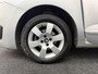 Peugeot 5008 1.6 VTi Acces 5p. Trekhaak, Buitenspiegels elektrisch verstel- en verwarmbaar, Cruise control, Hill hold functie, Elektronisch Stabiliteits Programma. Anti doorSlip Regeling. Ruime auto, heel veel kofferruimte, zuinig, Geschikt voor caravan/trekwerk, Hoge instap en veel rijcomfort.
