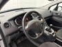 Peugeot 5008 1.6 VTi Acces 5p. Trekhaak, Buitenspiegels elektrisch verstel- en verwarmbaar, Cruise control, Hill hold functie, Elektronisch Stabiliteits Programma. Anti doorSlip Regeling. Ruime auto, heel veel kofferruimte, zuinig, Geschikt voor caravan/trekwerk, Hoge instap en veel rijcomfort.