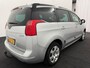 Peugeot 5008 1.6 VTi Acces 5p. Trekhaak, Buitenspiegels elektrisch verstel- en verwarmbaar, Cruise control, Hill hold functie, Elektronisch Stabiliteits Programma. Anti doorSlip Regeling. Ruime auto, heel veel kofferruimte, zuinig, Geschikt voor caravan/trekwerk, Hoge instap en veel rijcomfort.