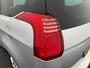 Peugeot 5008 1.6 VTi Acces 5p. Trekhaak, Buitenspiegels elektrisch verstel- en verwarmbaar, Cruise control, Hill hold functie, Elektronisch Stabiliteits Programma. Anti doorSlip Regeling. Ruime auto, heel veel kofferruimte, zuinig, Geschikt voor caravan/trekwerk, Hoge instap en veel rijcomfort.
