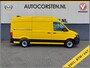 Volkswagen Crafter 35 2.0 TDI L3H3 Highline Airco Trekhaak Comfort Plus bestuurdersstoel Cruise Control Camera Pdc Bluetooth Voorruitverwarming Inbouwkasten Omvormer Signaleringsverlichting Betonplex Vloer Wandbetimmering Licht- en regensensor 3.000KG Trekgewicht 1e Eigenaar Origineel Nederlandse Bus