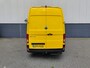 Volkswagen Crafter 35 2.0 TDI L3H3 Highline Airco Trekhaak Comfort Plus bestuurdersstoel Cruise Control Camera Pdc Bluetooth Voorruitverwarming Inbouwkasten Omvormer Signaleringsverlichting Betonplex Vloer Wandbetimmering Licht- en regensensor 3.000KG Trekgewicht 1e Eigenaar Origineel Nederlandse Bus